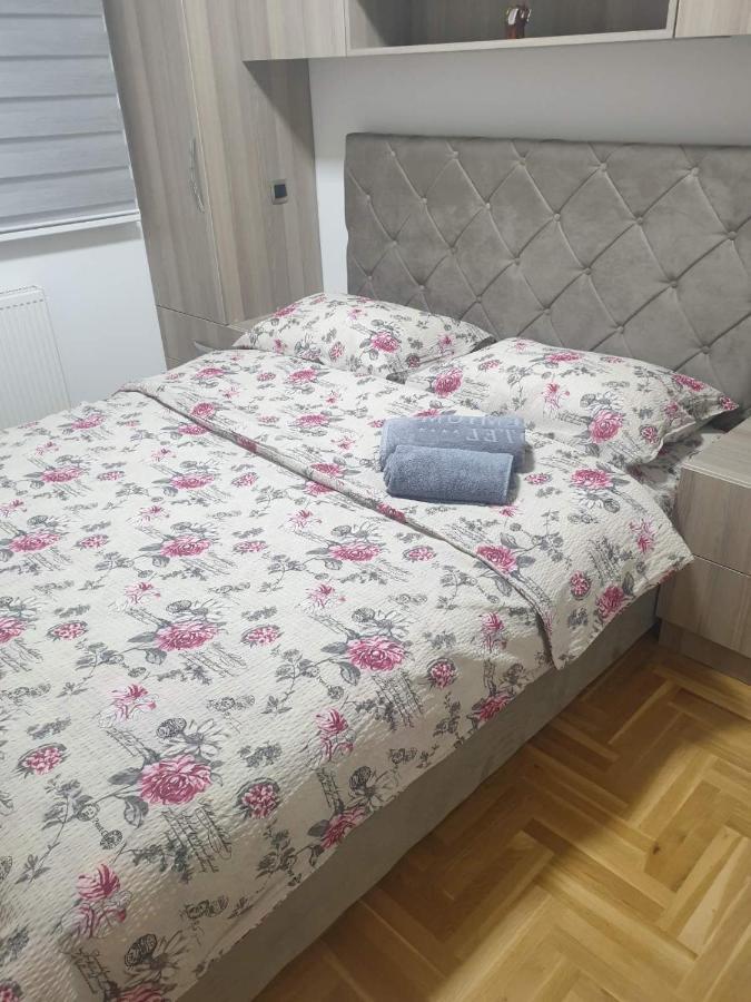 Apartman Lux S&V 1 Lukavica Istocno Sarajevo Hilandarska Centar Apartment Exterior foto